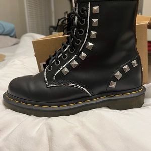 Dr. Martens! Studded!